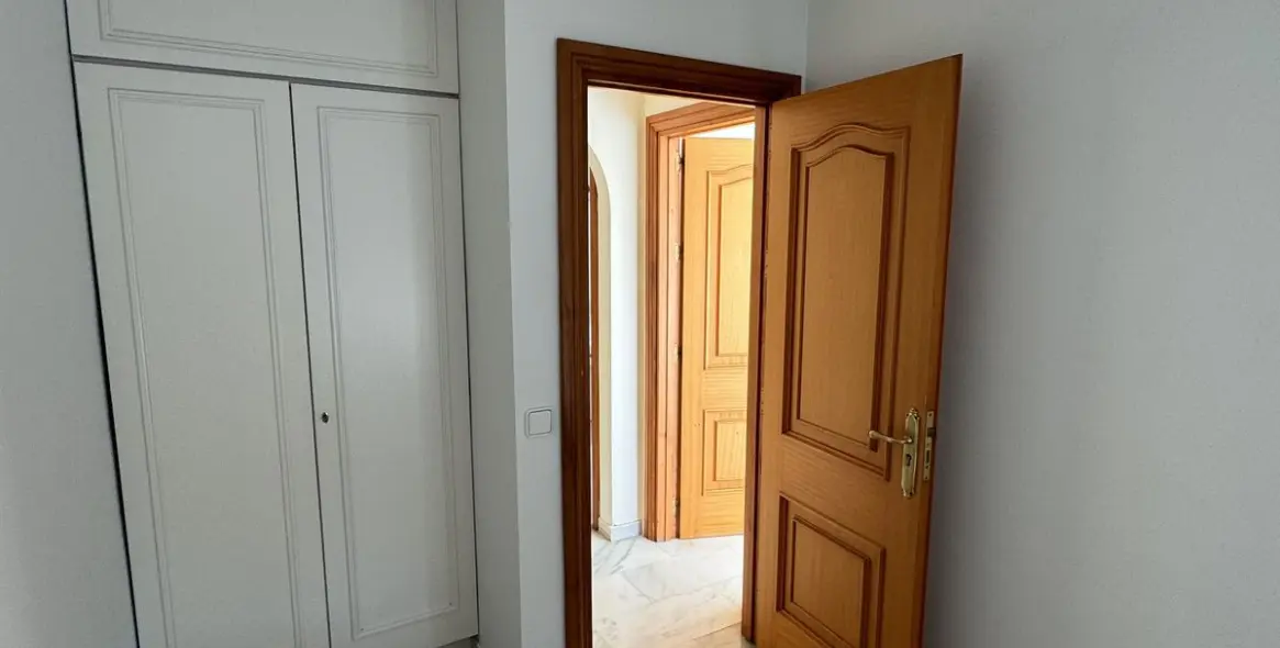 Продажа дома на две семьи в Torrequebrada 8