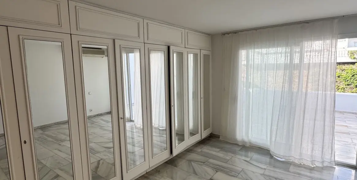 Продажа дома на две семьи в Torrequebrada 11