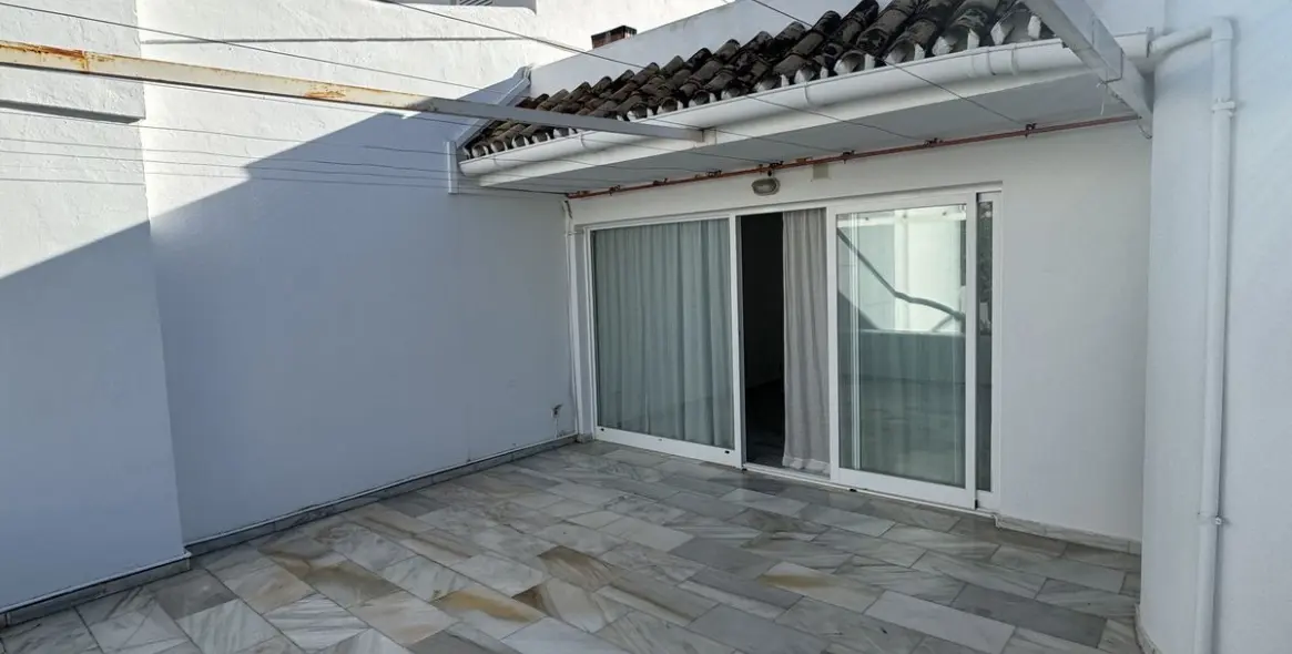 Продажа дома на две семьи в Torrequebrada 13