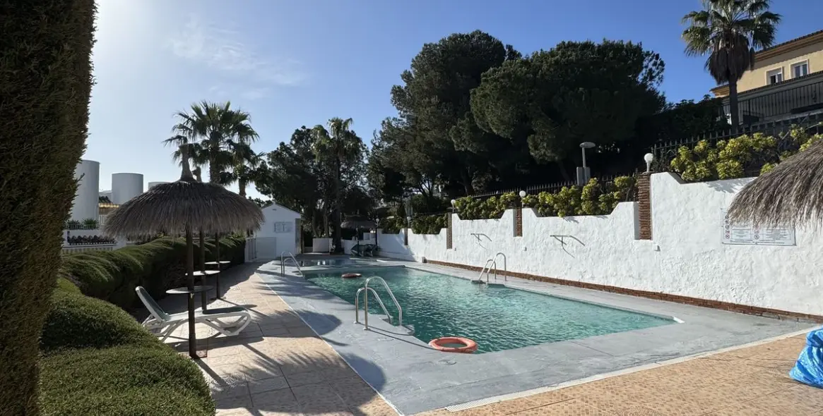 Продажа дома на две семьи в Torrequebrada 20