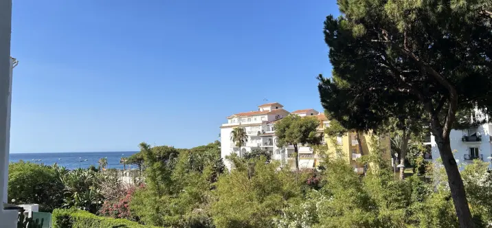 Продажа апартаментов на среднем этаже в Puerto Banús 1