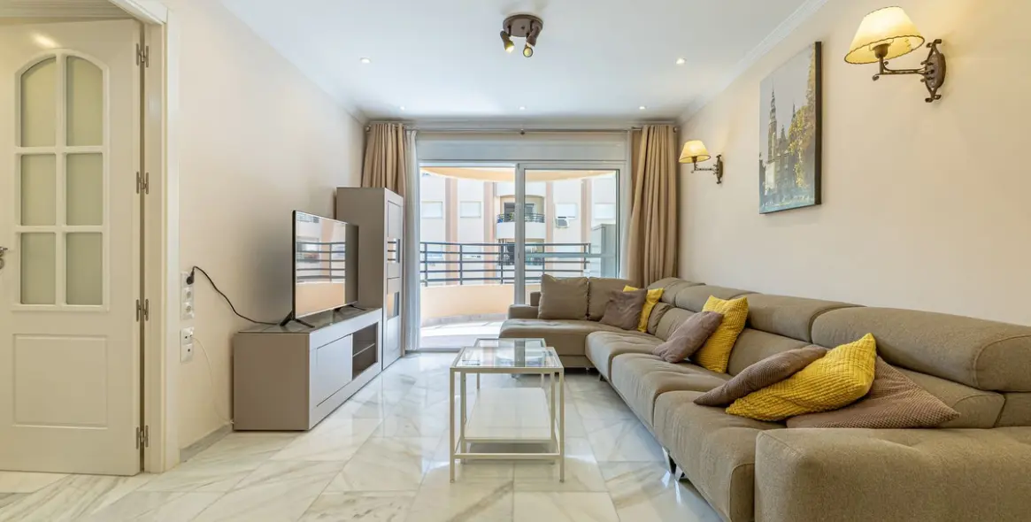 Sale of middle floor apartment in Marbella 3