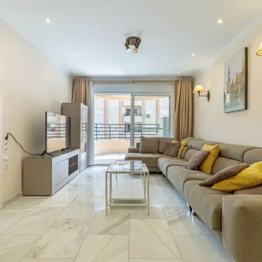 Venta de apartamento en planta media en Marbella