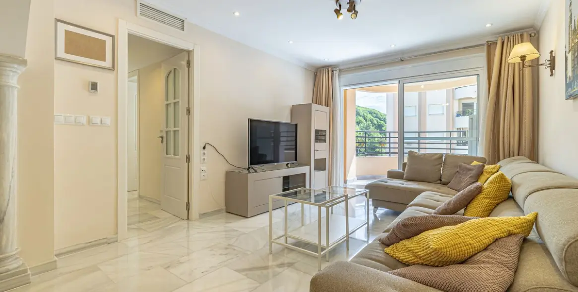 Sale of middle floor apartment in Marbella 4