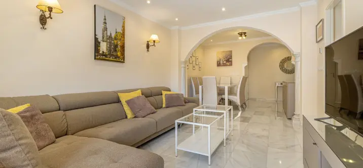 Venta de apartamento en planta media en Marbella 4