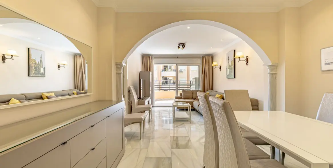 Sale of middle floor apartment in Marbella 8