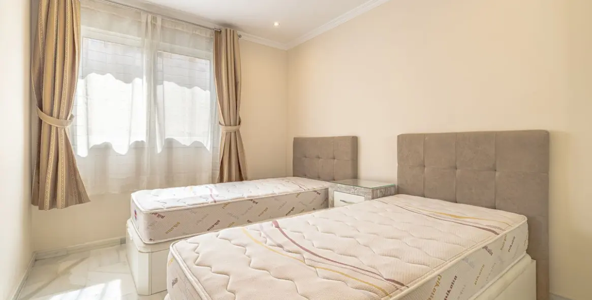 Sale of middle floor apartment in Marbella 11