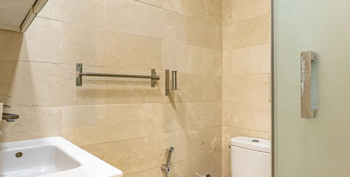 Sale of middle floor apartment in Marbella 14