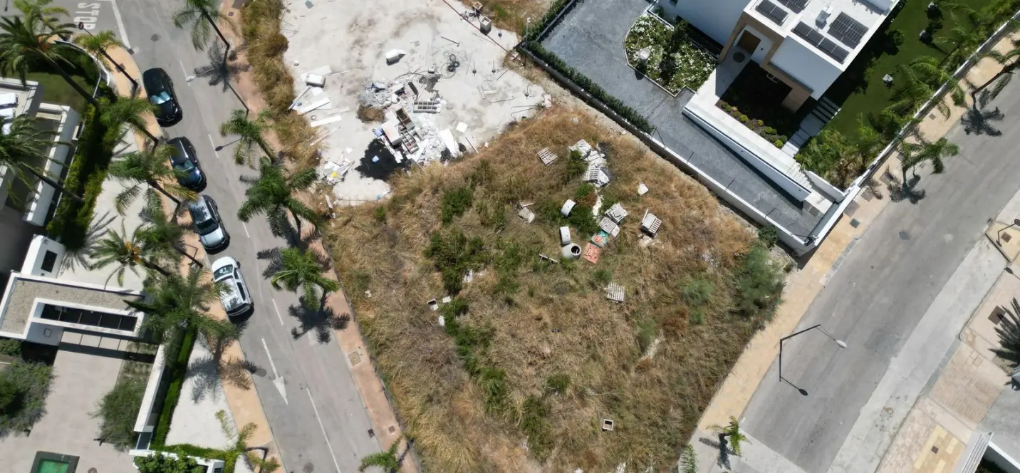 Sale of residential plot in Cancelada 2
