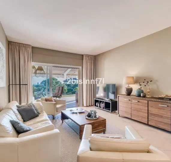 Sale of ground floor apartment in Elviria