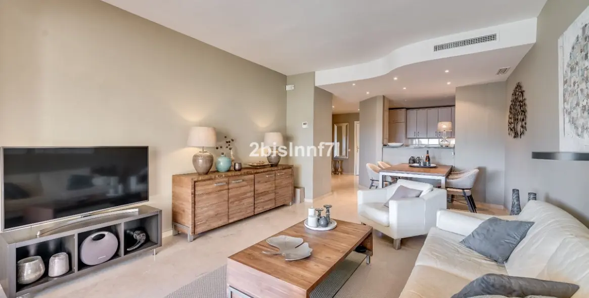 Sale of ground floor apartment in Elviria 5