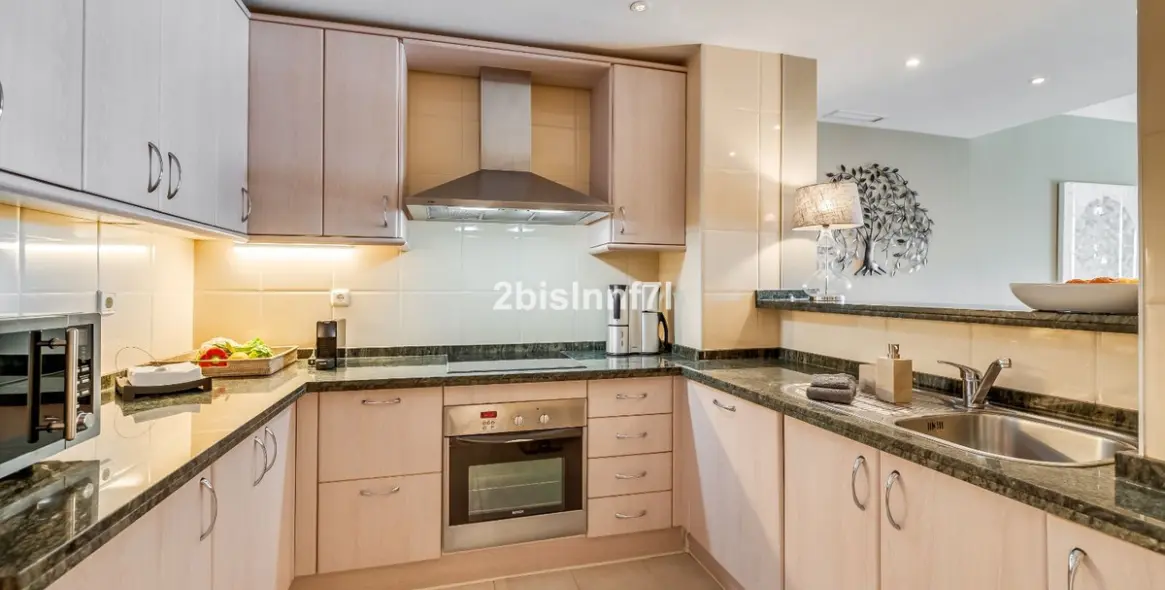 Sale of ground floor apartment in Elviria 9