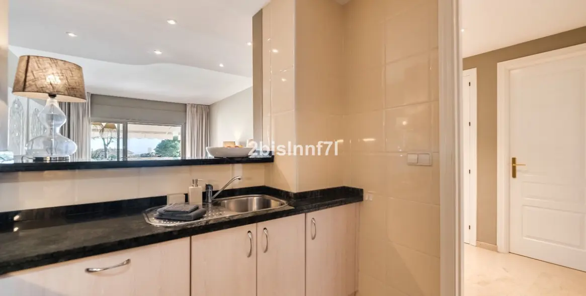 Sale of ground floor apartment in Elviria 10