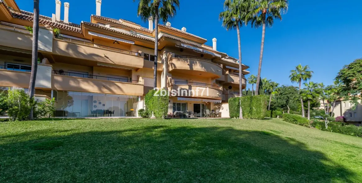 Продажа апартаментов на первом этаже в Elviria 27