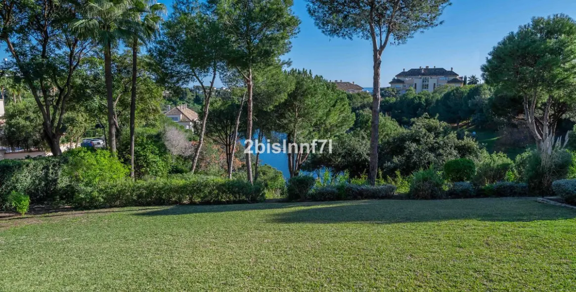 Продажа апартаментов на первом этаже в Elviria 30