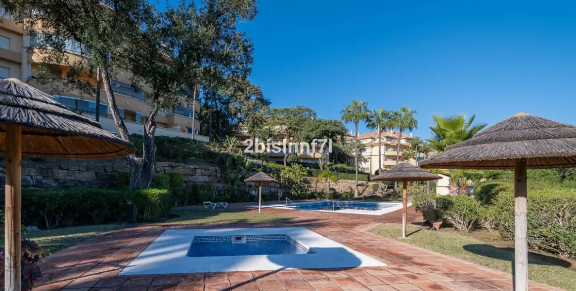 Продажа апартаментов на первом этаже в Elviria 33