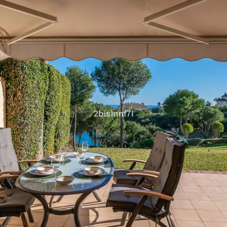 Sale of ground floor apartment in Elviria