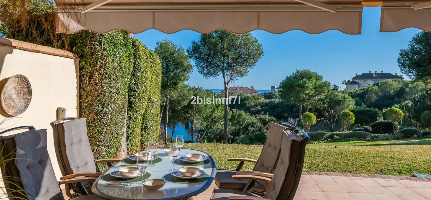 Sale of ground floor apartment in Elviria 0