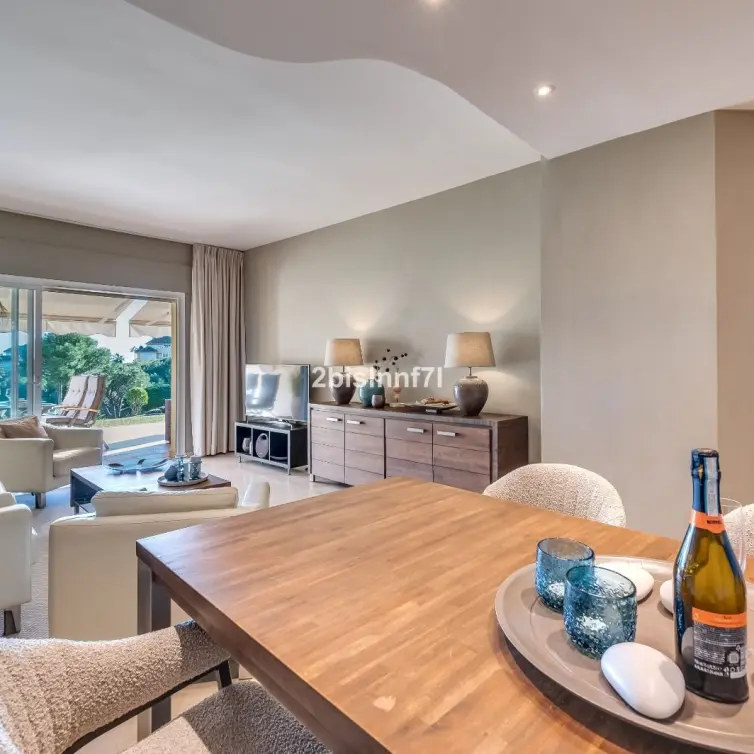 Sale of ground floor apartment in Elviria