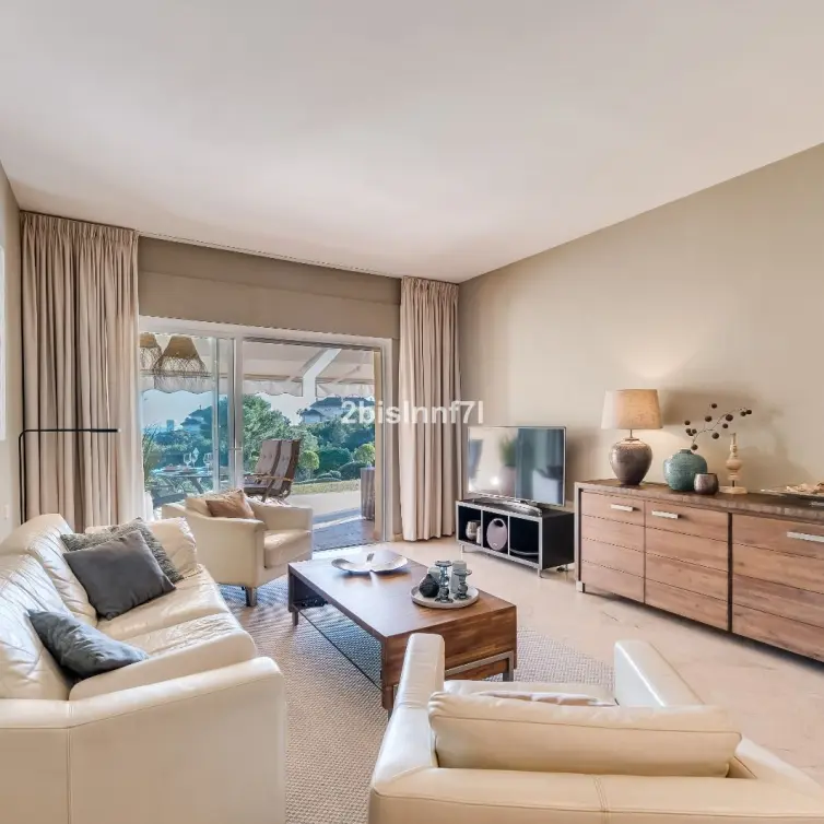 Sale of ground floor apartment in Elviria