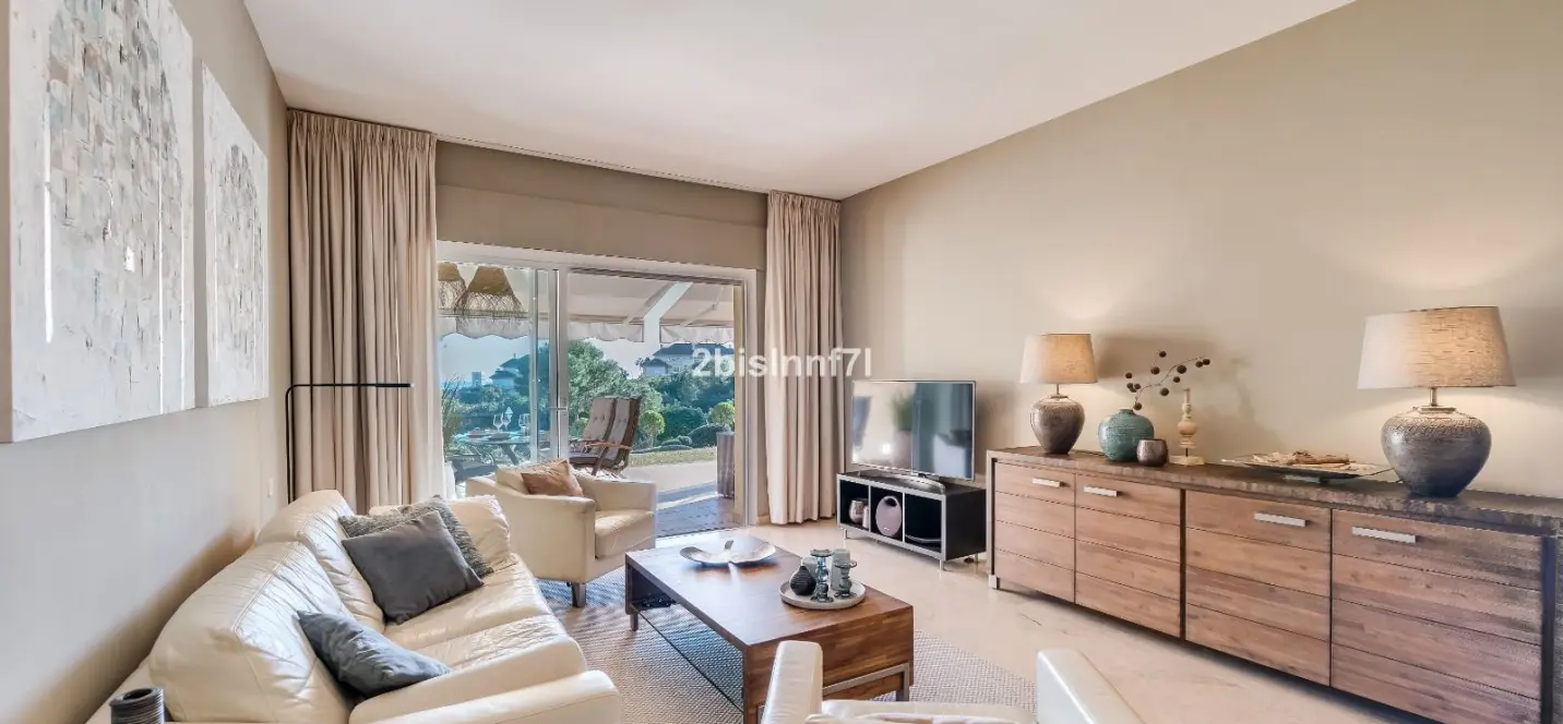 Sale of ground floor apartment in Elviria 3
