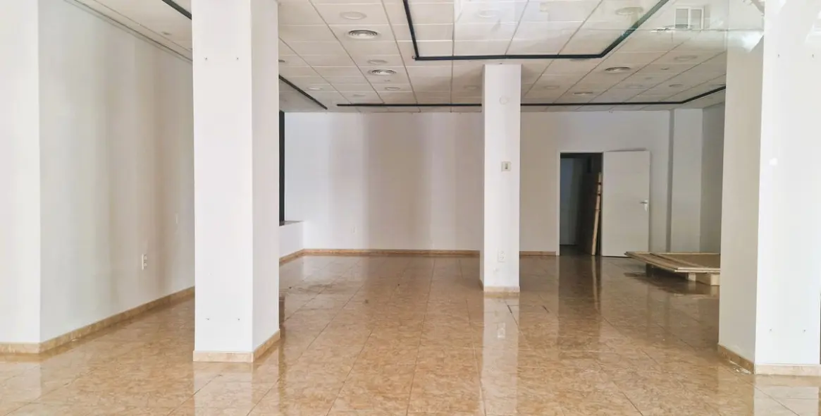 Sale of shop in Marbella 5