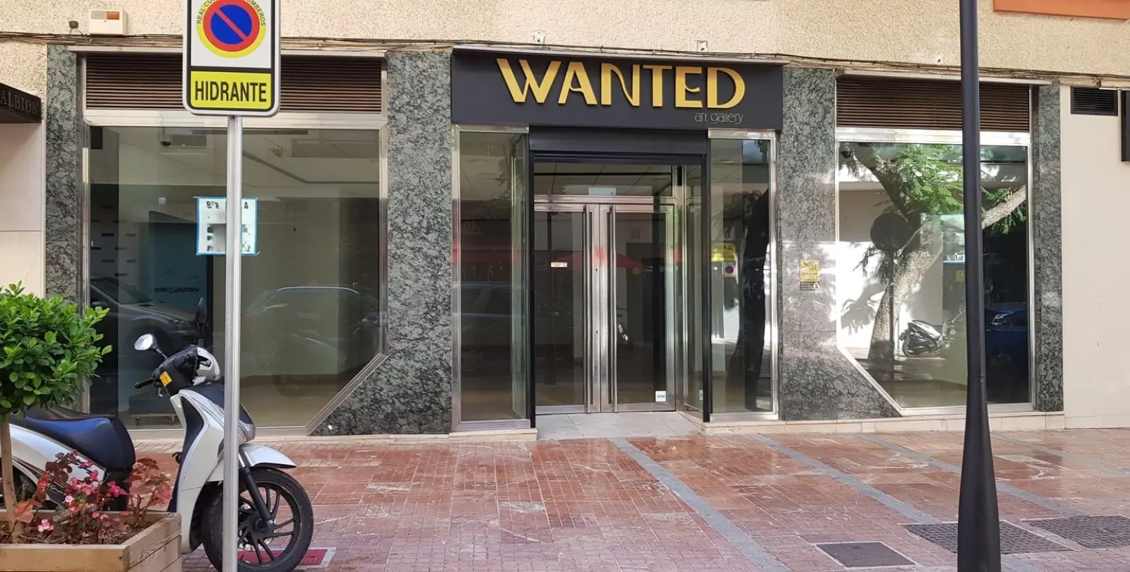 Sale of shop in Marbella 1
