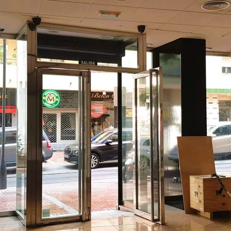 Sale of shop in Marbella