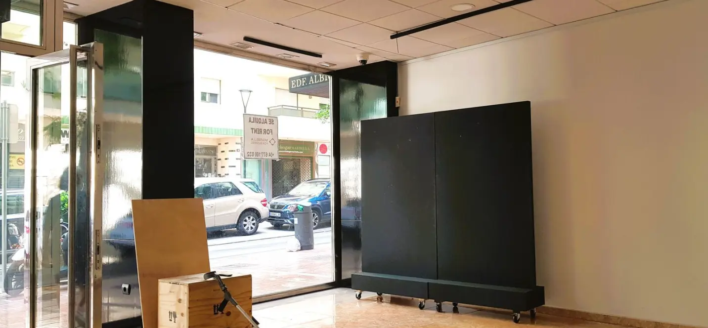 Sale of shop in Marbella 3
