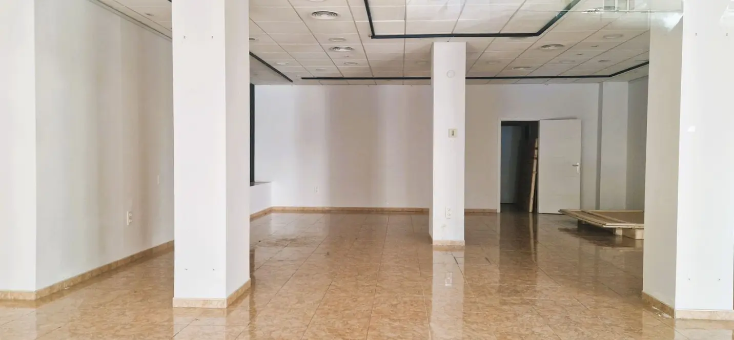 Sale of shop in Marbella 4