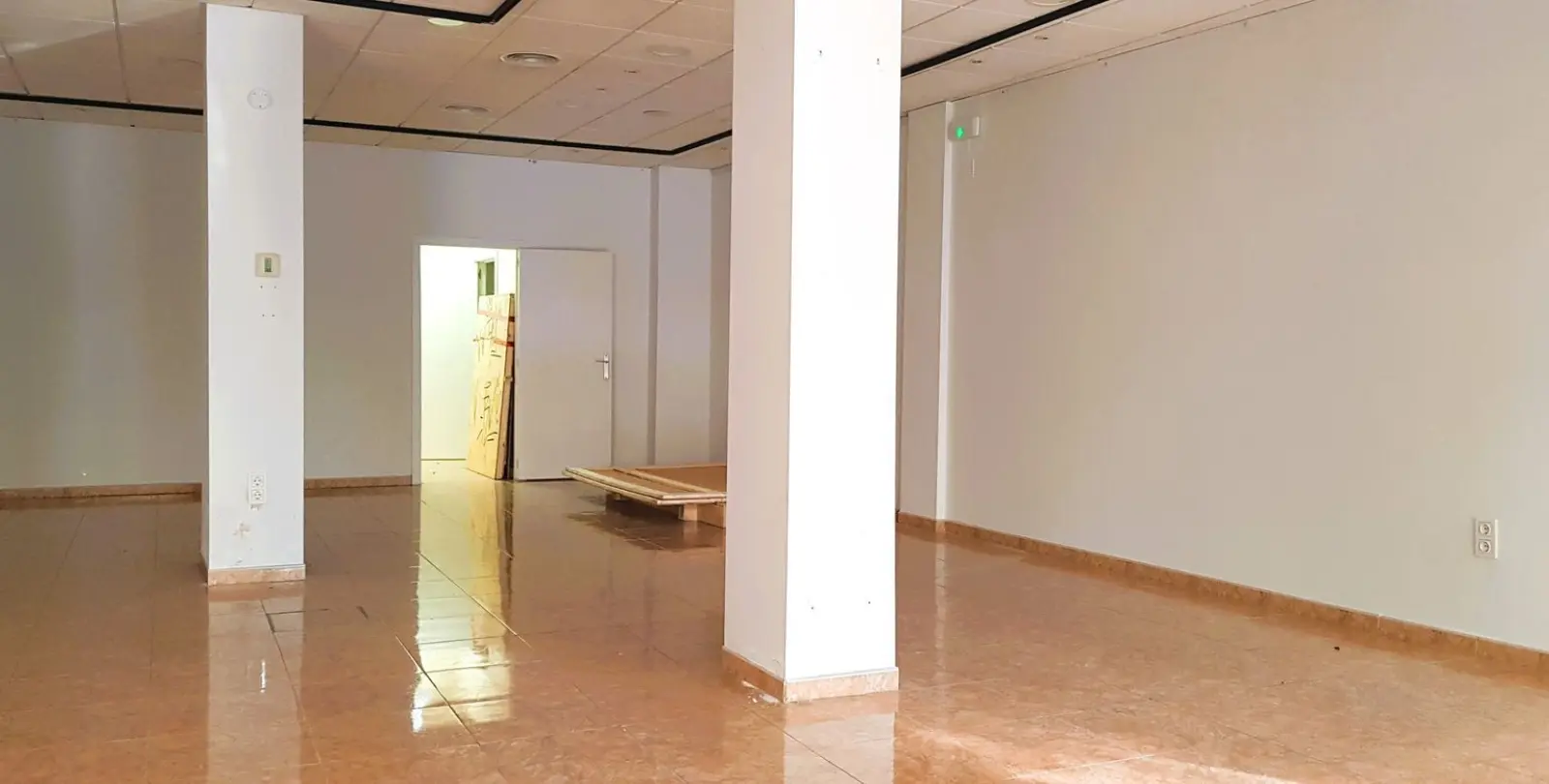 Sale of shop in Marbella 8