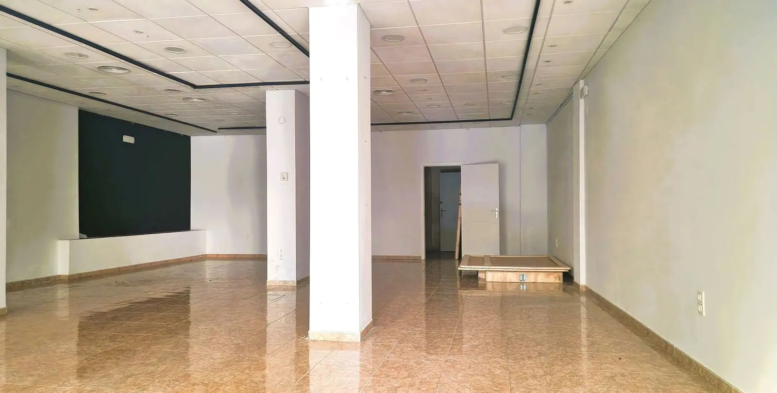 Sale of shop in Marbella 14
