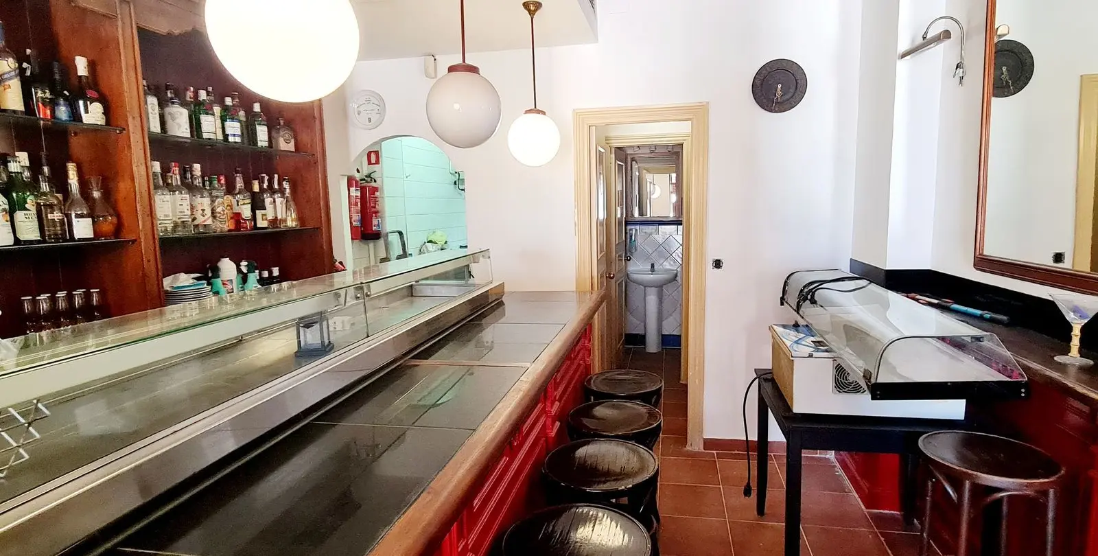 Venta de bar en Marbella 4