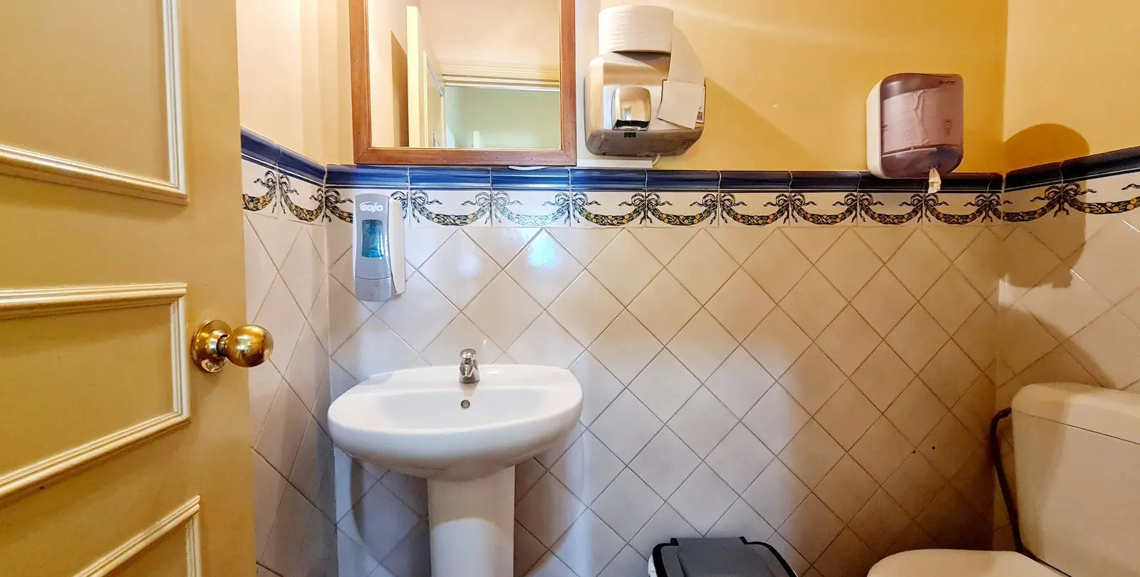 Venta de bar en Marbella 10
