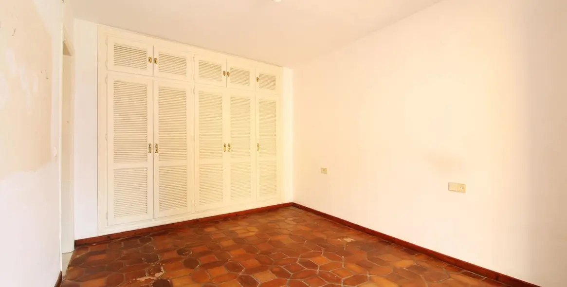 Sale of townhouse in Guadalmina Baja 13