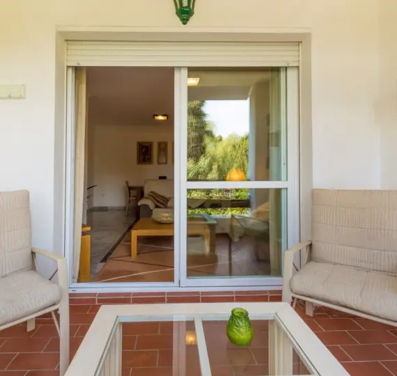 Продажа апартаментов на среднем этаже в San Pedro de Alcántara