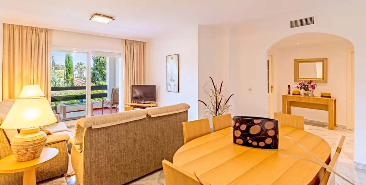 Sale of middle floor apartment in San Pedro de Alcántara 7