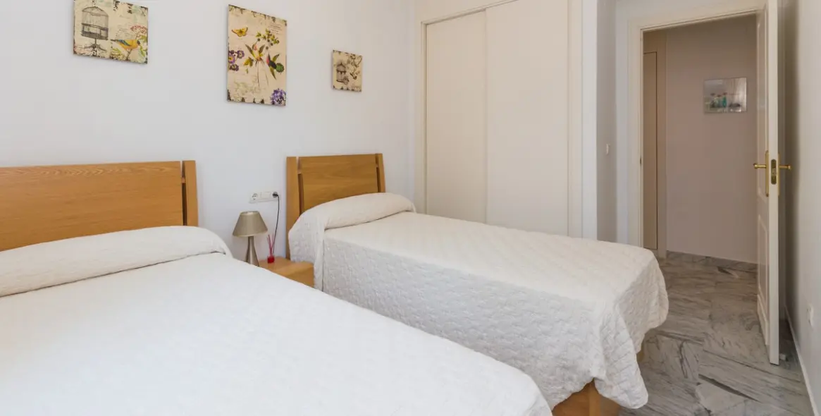 Sale of middle floor apartment in San Pedro de Alcántara 20
