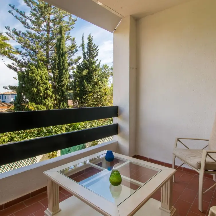 Sale of middle floor apartment in San Pedro de Alcántara