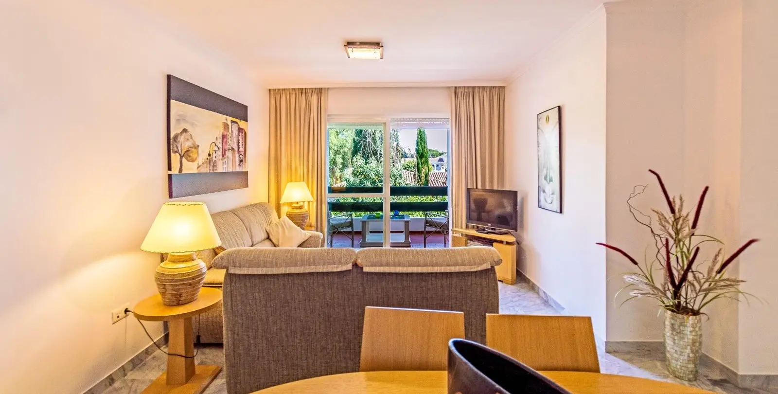 Sale of middle floor apartment in San Pedro de Alcántara 11