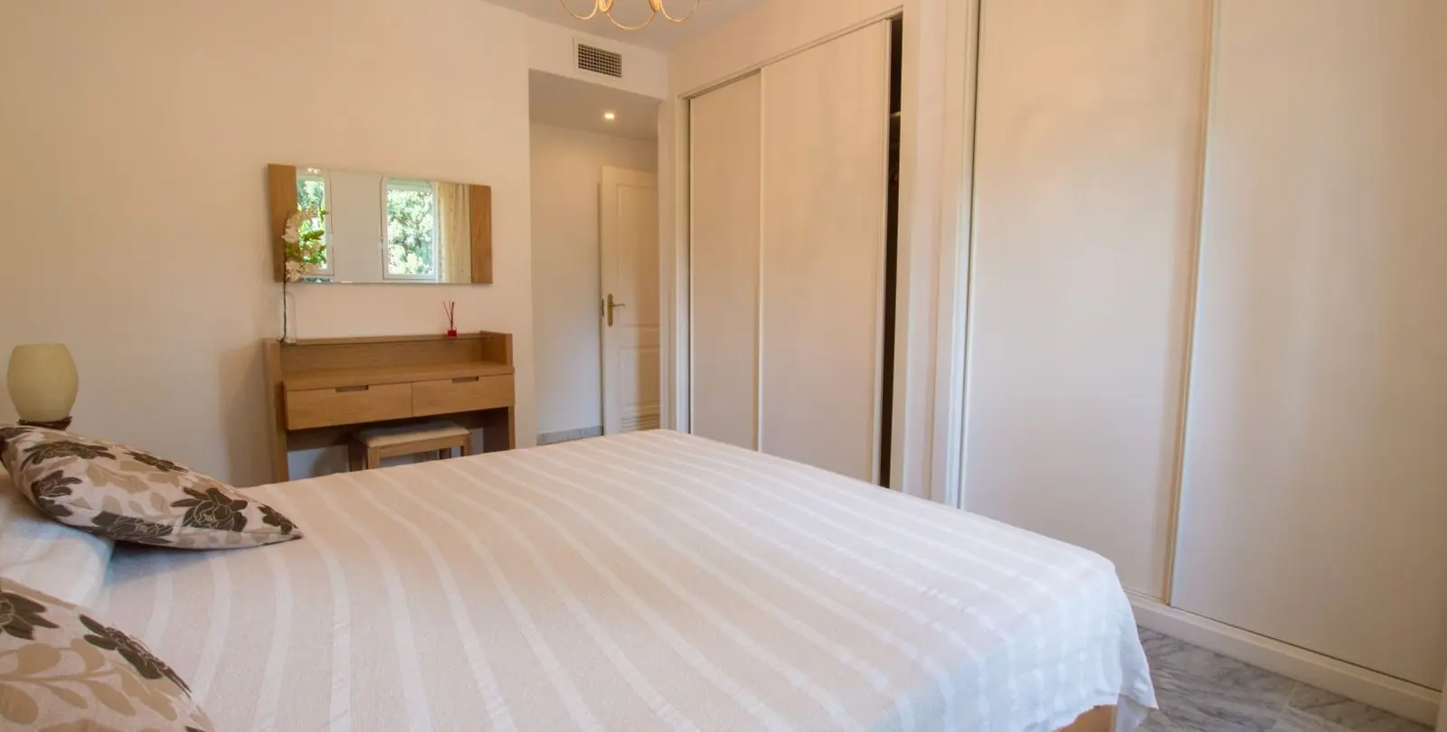 Sale of middle floor apartment in San Pedro de Alcántara 16