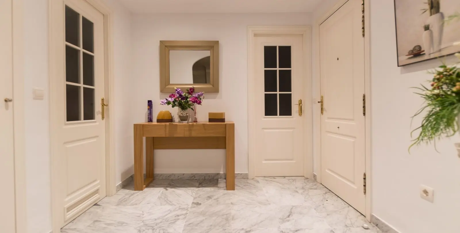 Sale of middle floor apartment in San Pedro de Alcántara 23