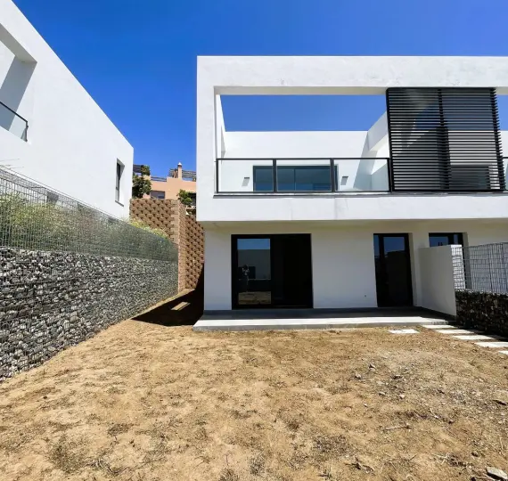 Продажа дома на две семьи в Riviera del Sol