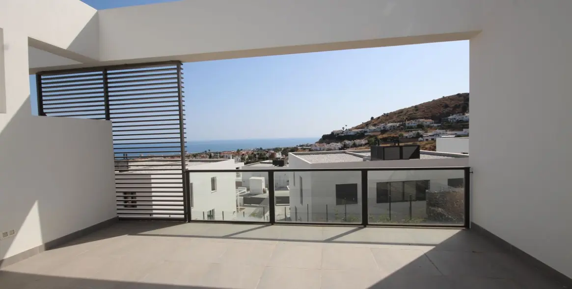 Продажа дома на две семьи в Riviera del Sol 5