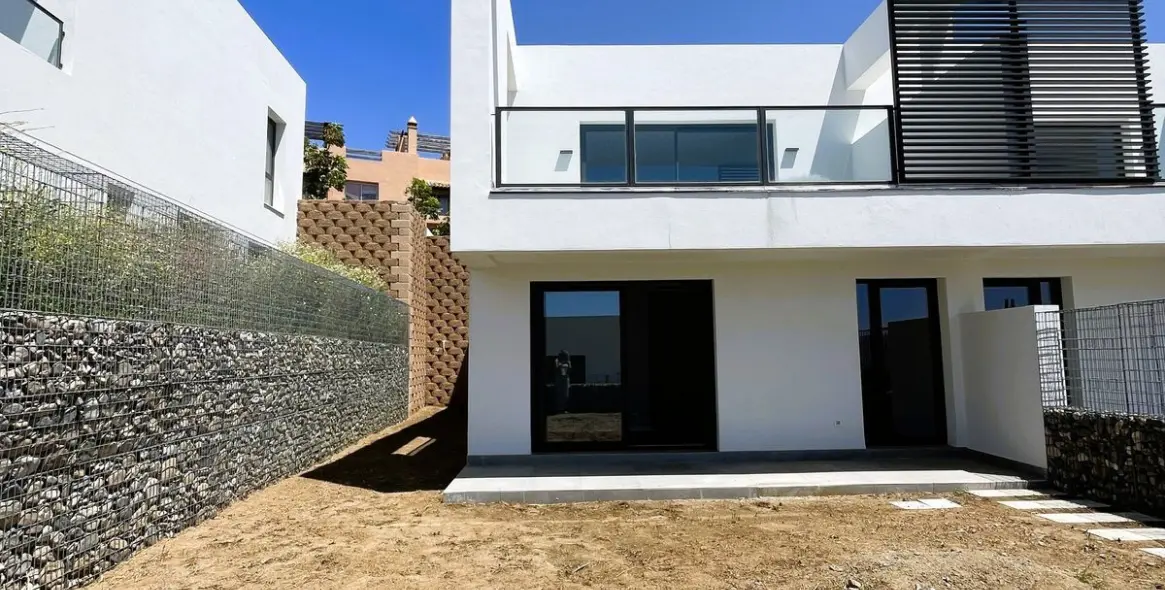 Продажа дома на две семьи в Riviera del Sol 2