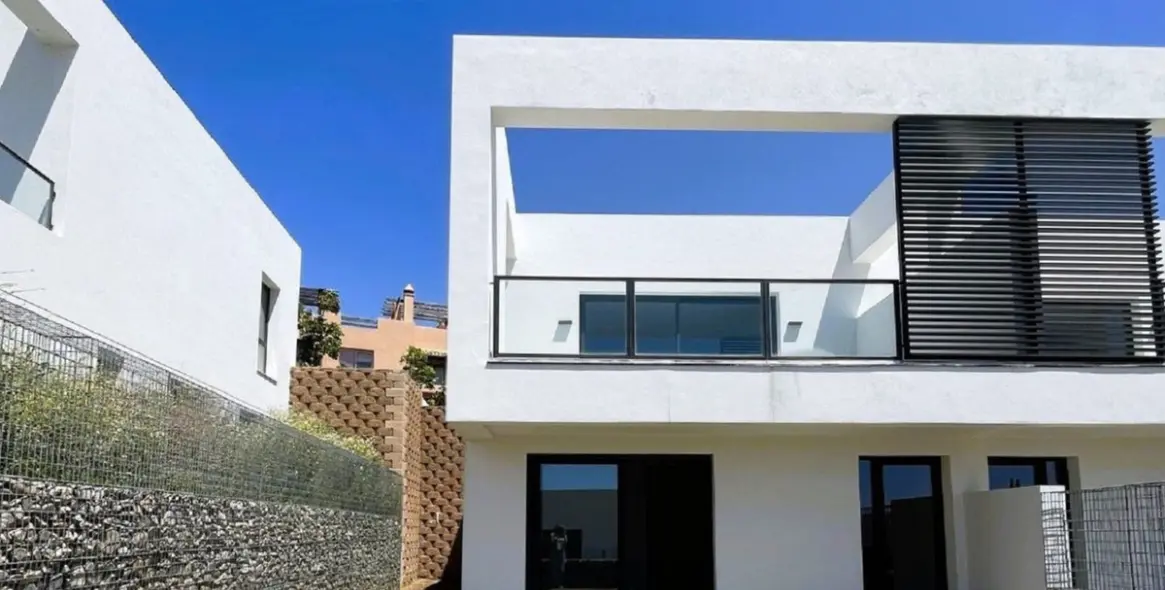 Продажа дома на две семьи в Riviera del Sol 3