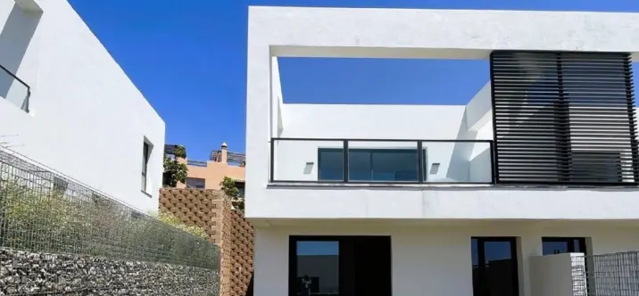 Продажа дома на две семьи в Riviera del Sol 2