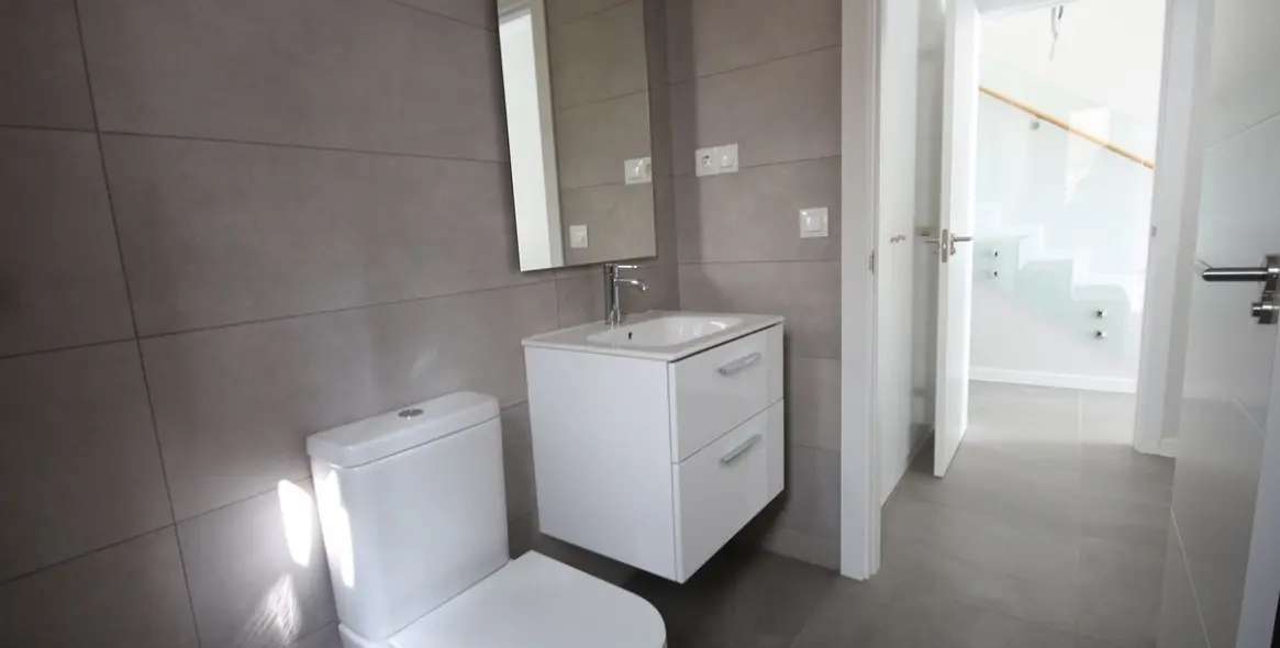 Продажа дома на две семьи в Riviera del Sol 28