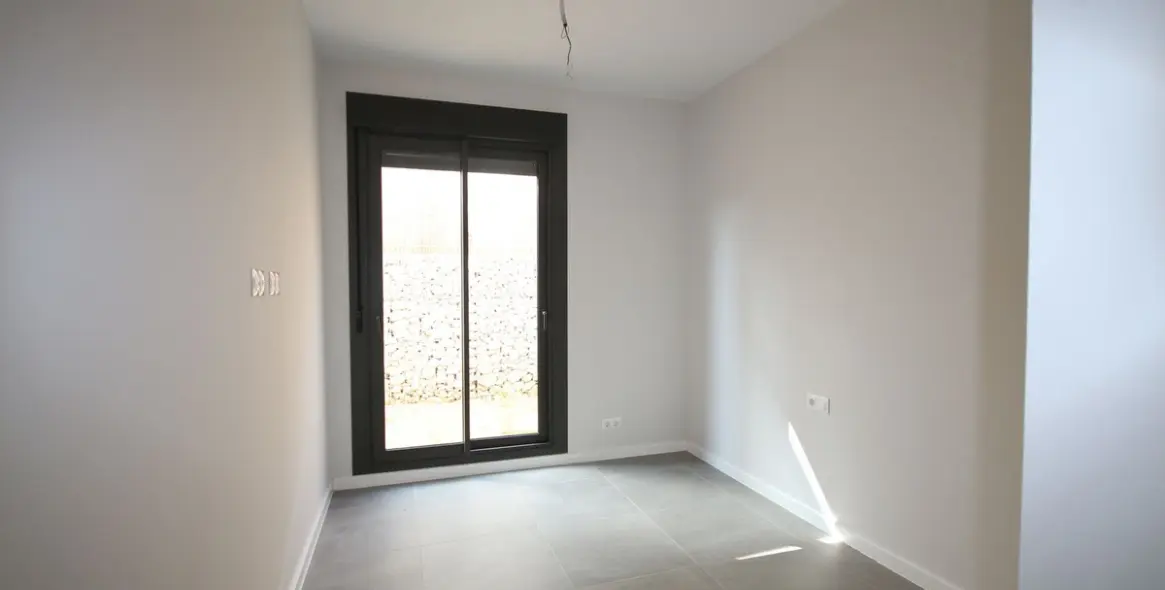 Продажа дома на две семьи в Riviera del Sol 30