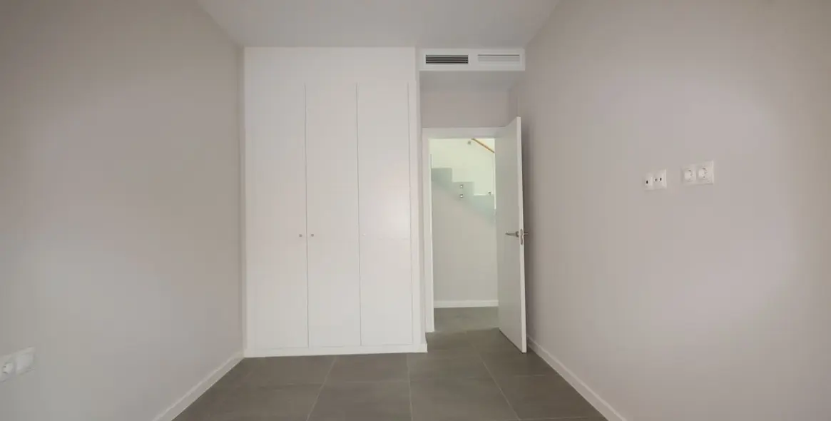 Продажа дома на две семьи в Riviera del Sol 31